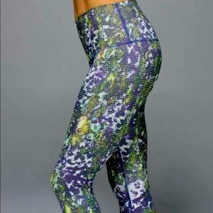 Lululemon Wunder Under Pant Floral Sport White Multi *Fullux sz 4